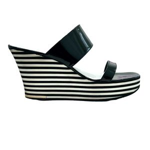KORS MICHAEL KORS BLACK & WHITE RUBBER PLATFORM WEDGES W PATENT LEATHER STRAPS